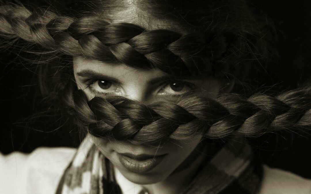Alopécie de traction : comprendre et prévenir cette perte de cheveux liée aux coiffures